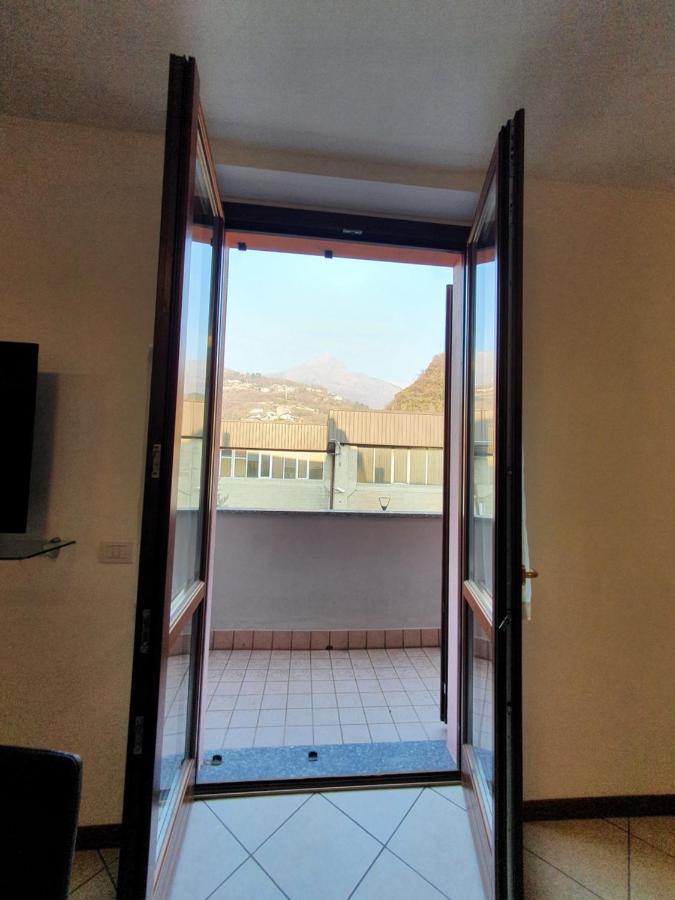 Апартаменты La Casa Nel Vento Дервио Экстерьер фото